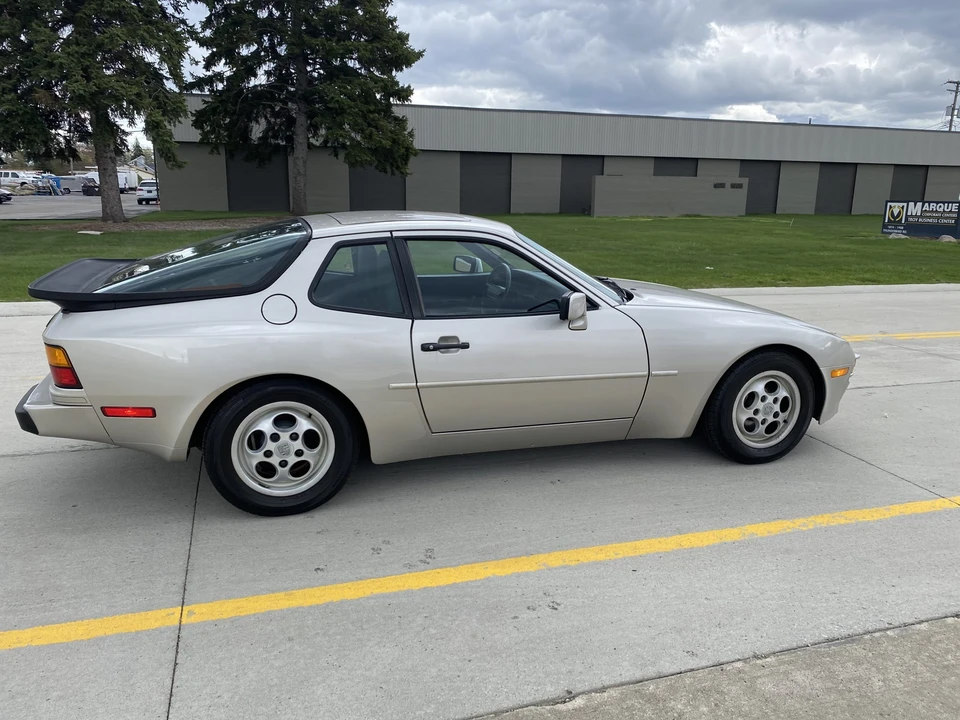 1988 Porsche 944 S - Image 7 of 31