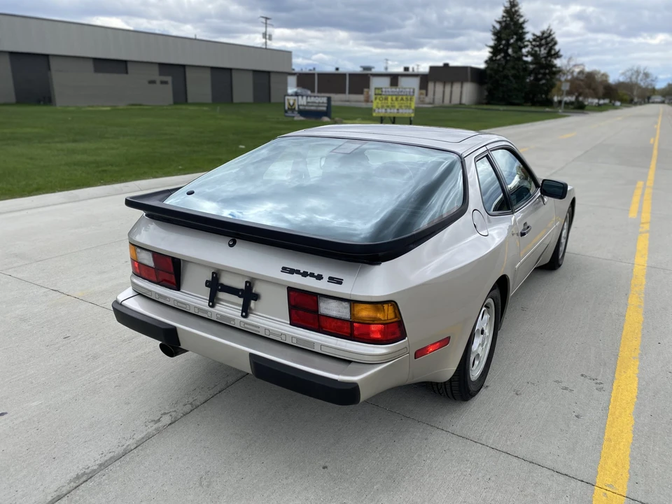 1988 Porsche 944 S - Image 5 of 31