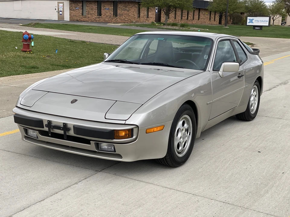 1988 Porsche 944 S - Image 2 of 31