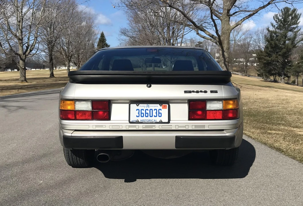 1988 Porsche 944 S - Image 13 of 31