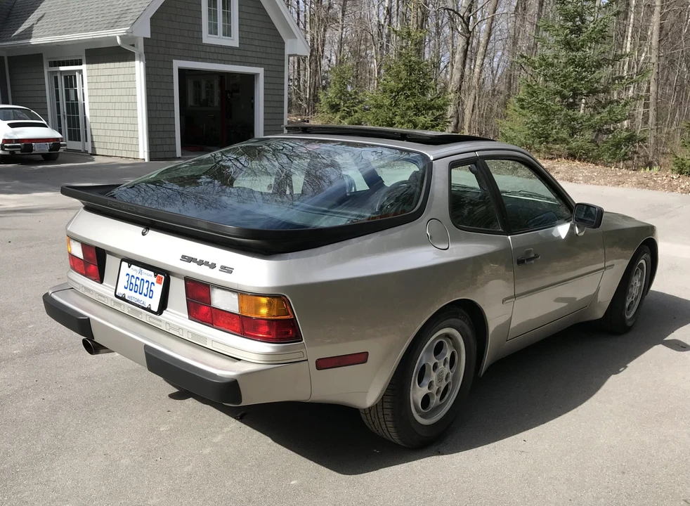 1988 Porsche 944 S - Image 17 of 31