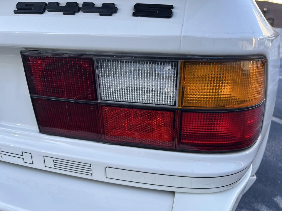 1988 Porsche 944 S - Image 28 of 31