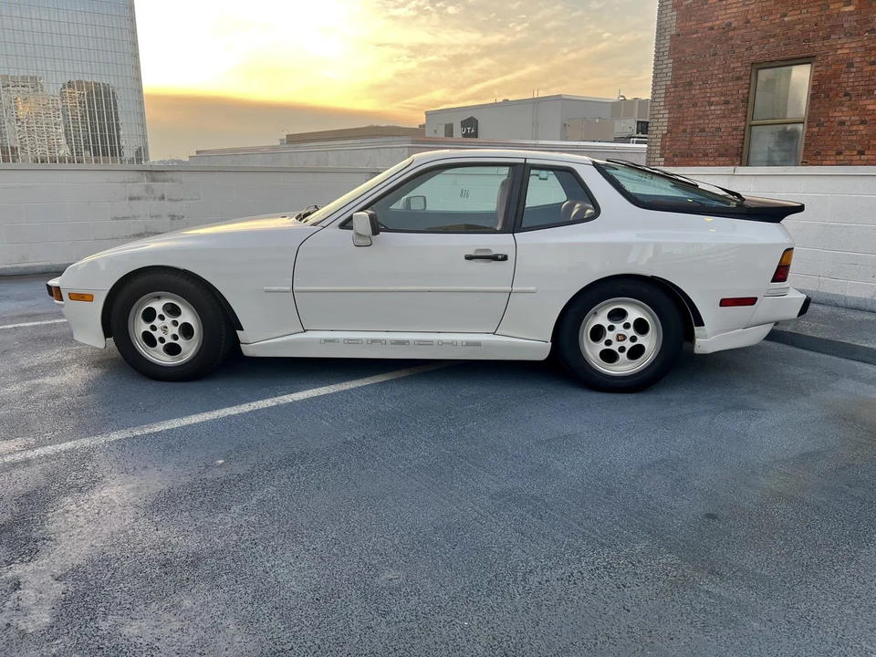1988 Porsche 944 S - Image 8 of 31