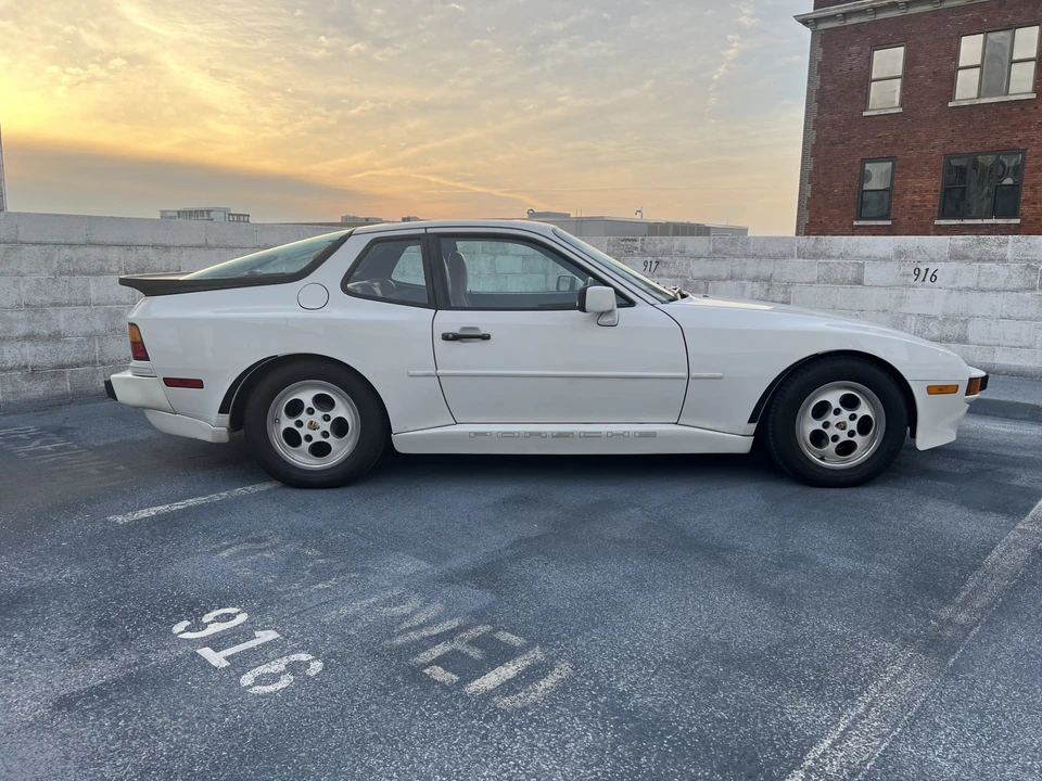 1988 Porsche 944 S - Image 17 of 31