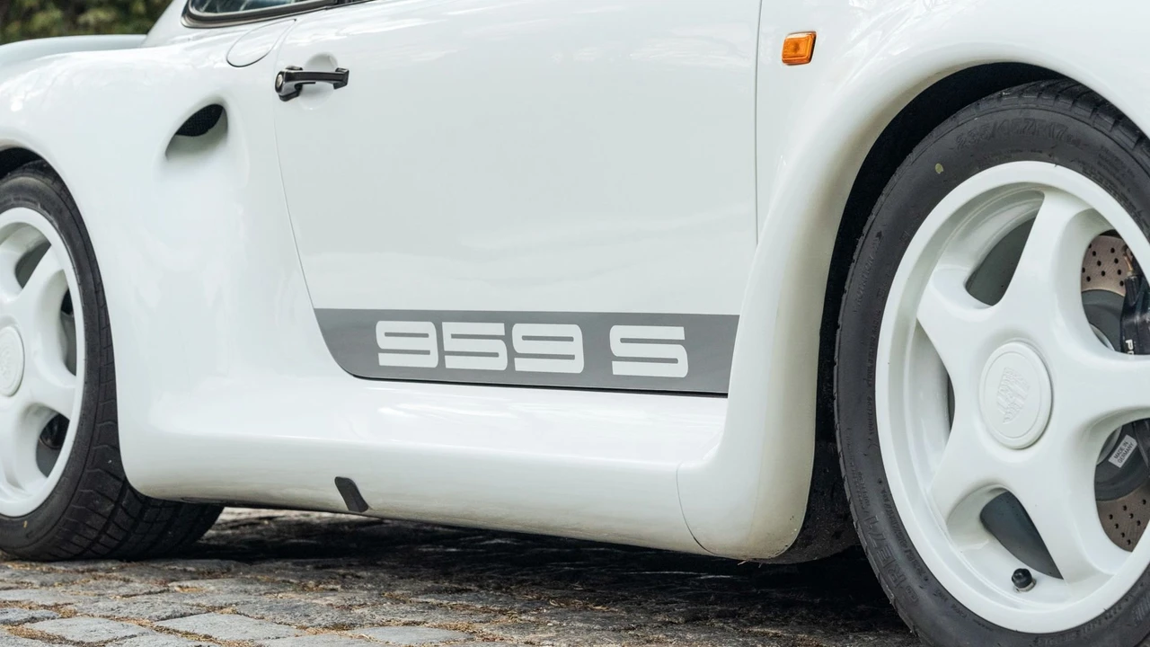 1988 Porsche 959 - Image 29 of 31