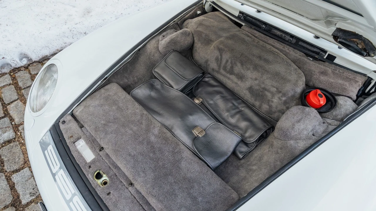 1988 Porsche 959 - Image 8 of 31