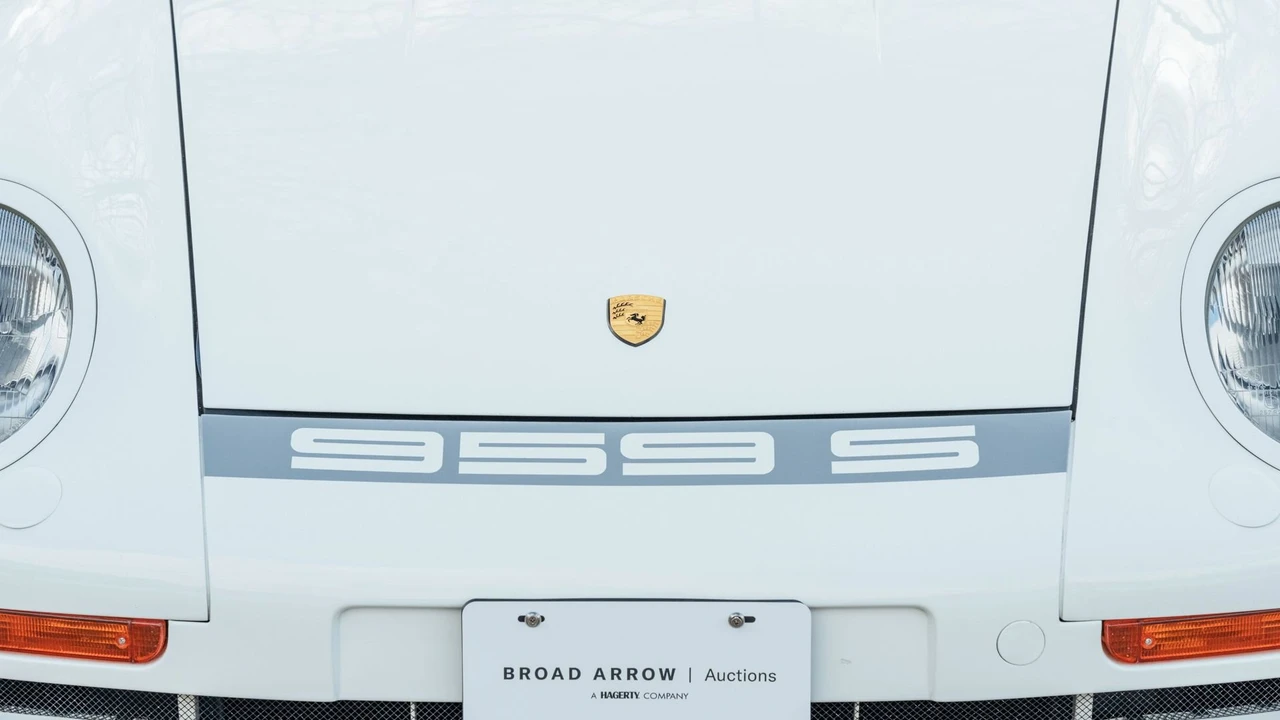 1988 Porsche 959 - Image 28 of 31