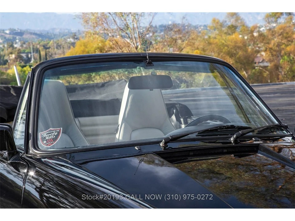1988 Porsche 911 Carrera 3.2 - Image 17 of 31