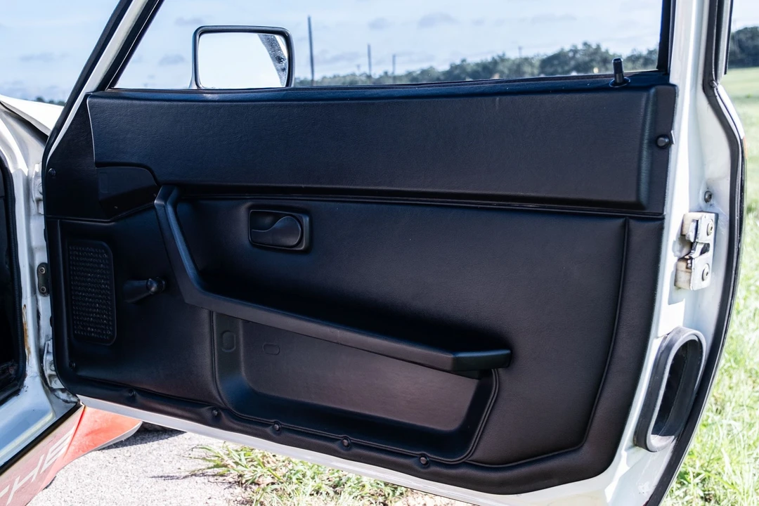 1988 Porsche 944 Turbo - Image 14 of 15