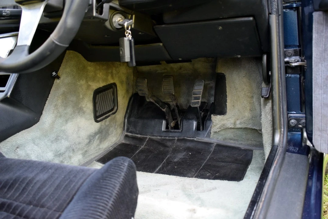 1988 Renault - Image 24 of 30