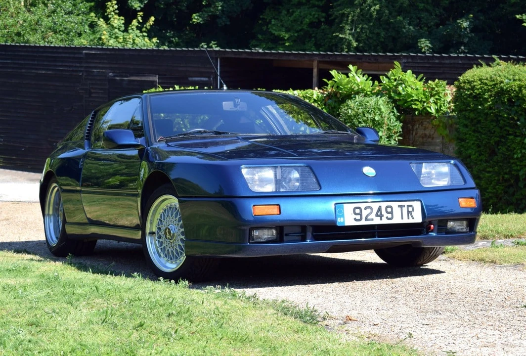 1988 Renault - Image 2 of 30