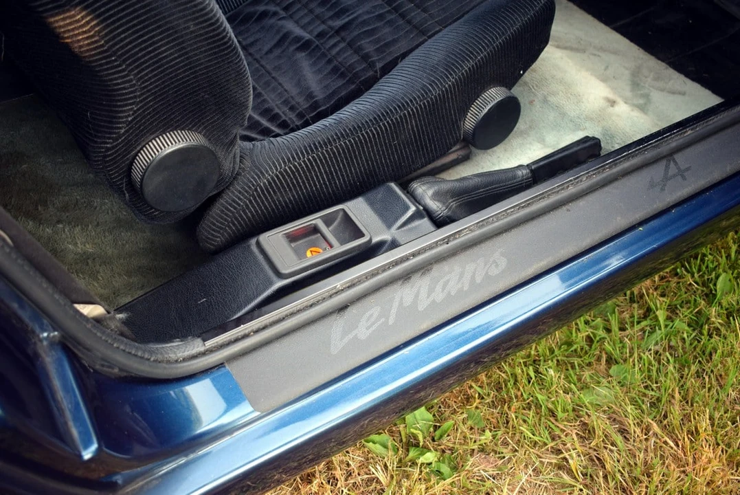 1988 Renault - Image 25 of 30