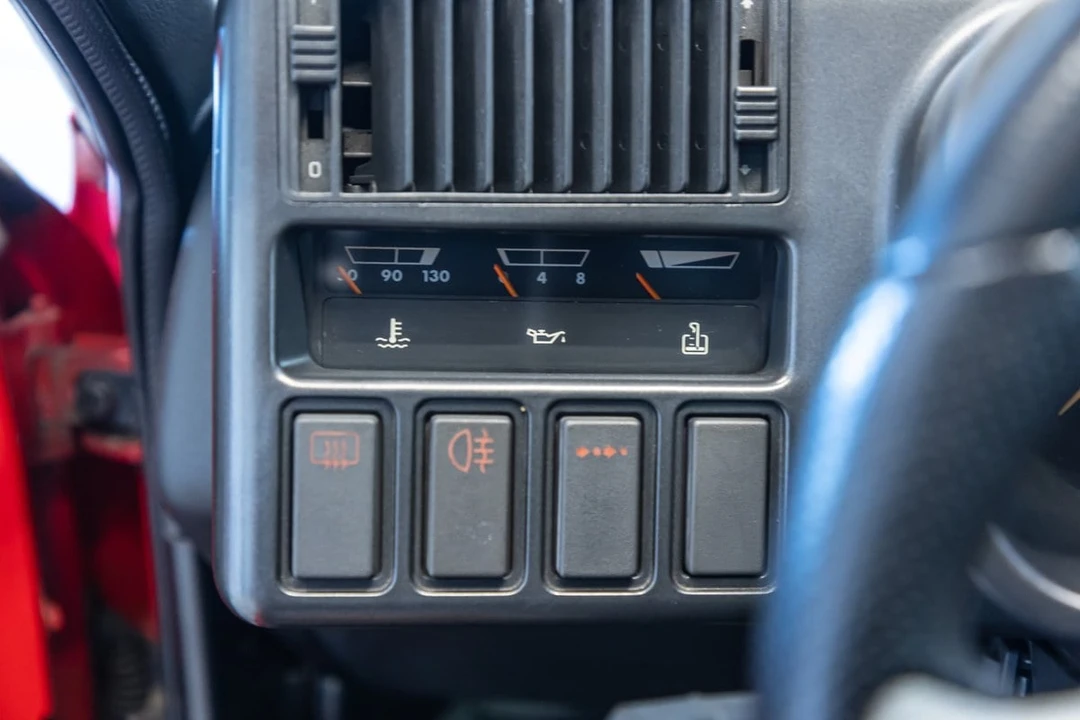 1988 Renault - Image 22 of 30