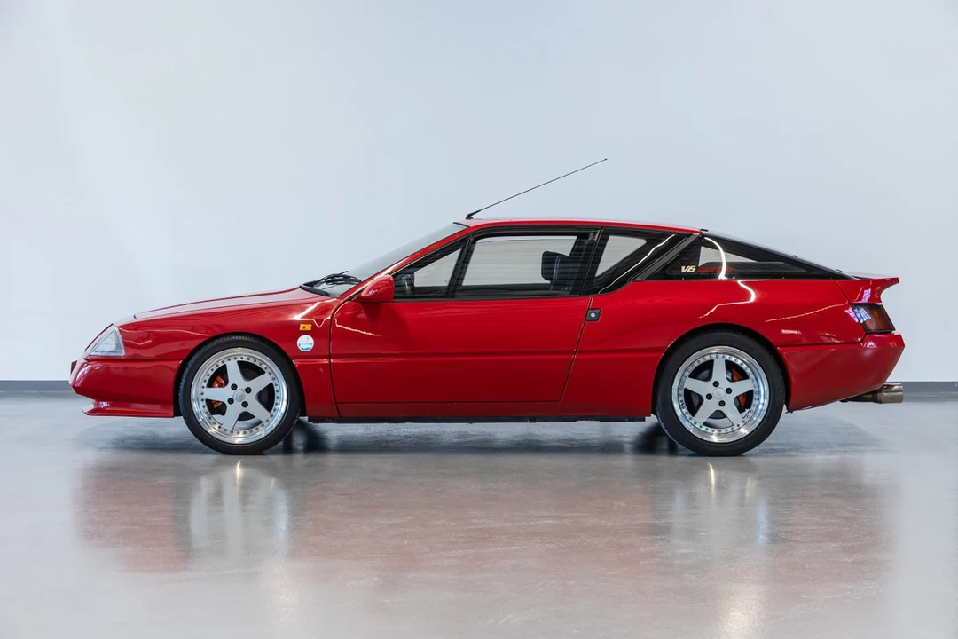 1988 Renault - Image 2 of 30