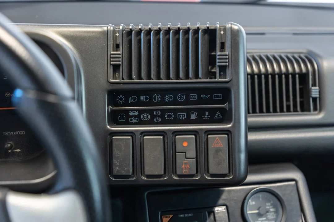 1988 Renault - Image 23 of 30