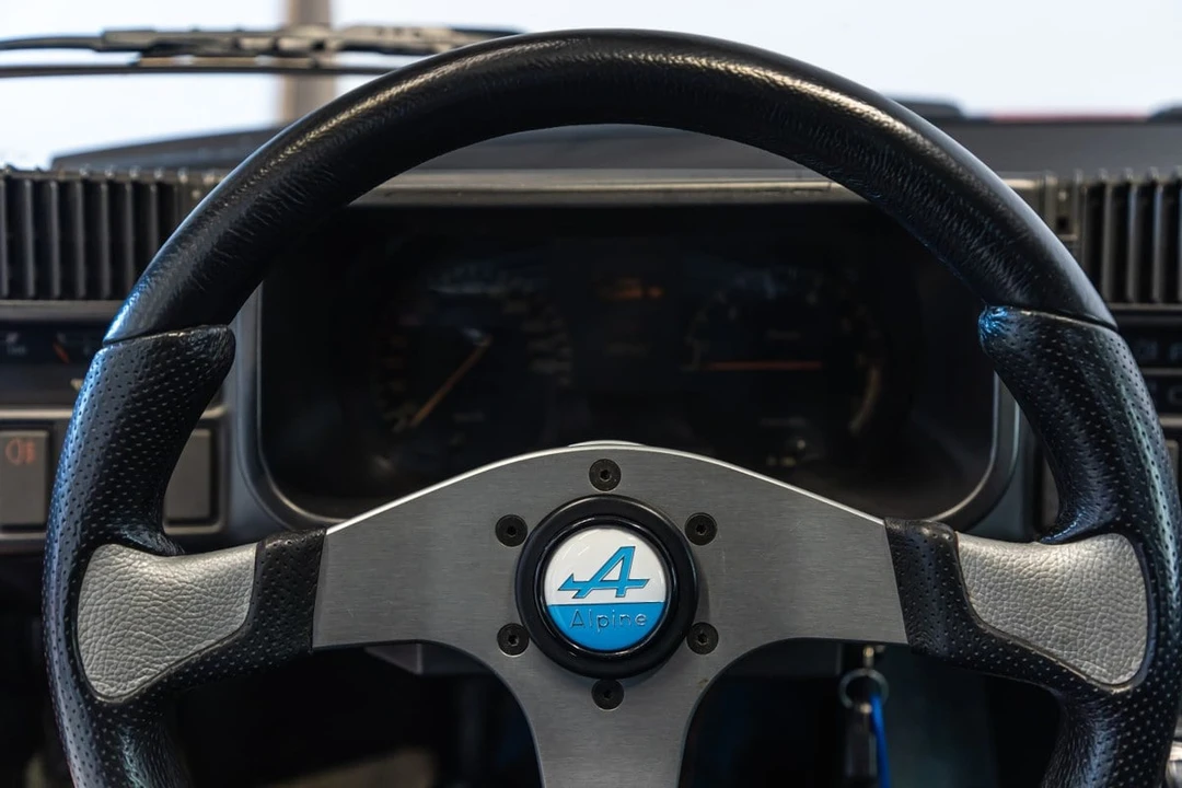 1988 Renault - Image 21 of 30