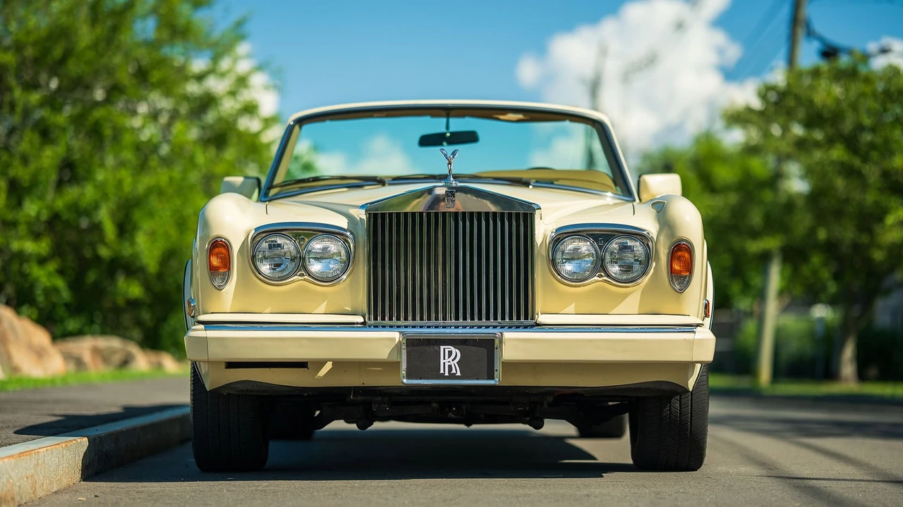 1988 Rolls-Royce Corniche Series II - Image 2 of 31