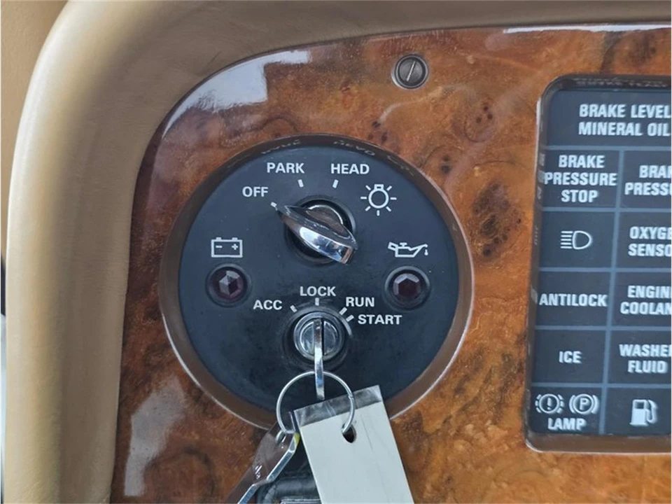 1988 Rolls-Royce Corniche Series II - Image 28 of 31