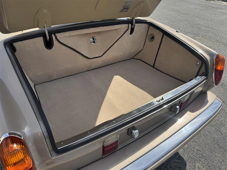 1988 Rolls-Royce Corniche Series II - Image 29 of 31