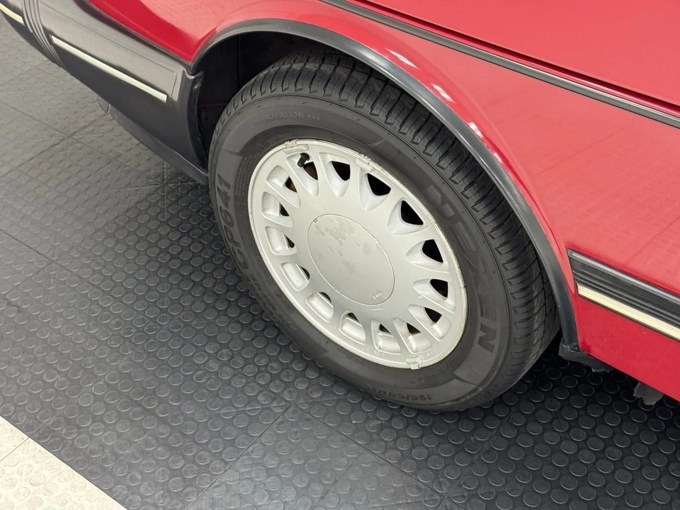 1988 Saab - Image 15 of 31