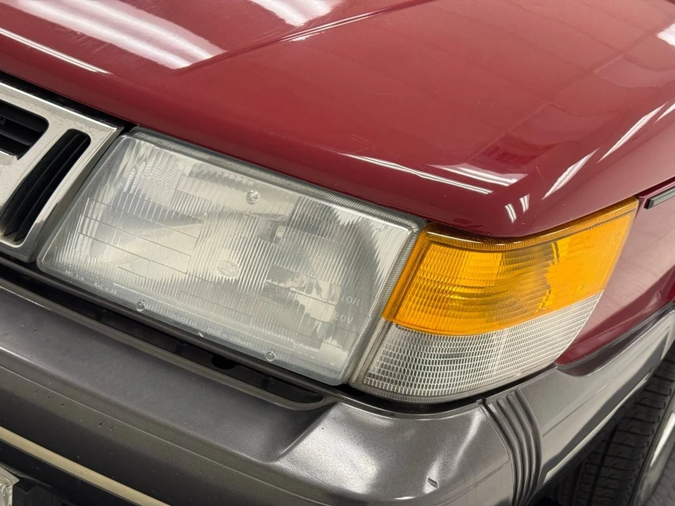 1988 Saab - Image 14 of 31