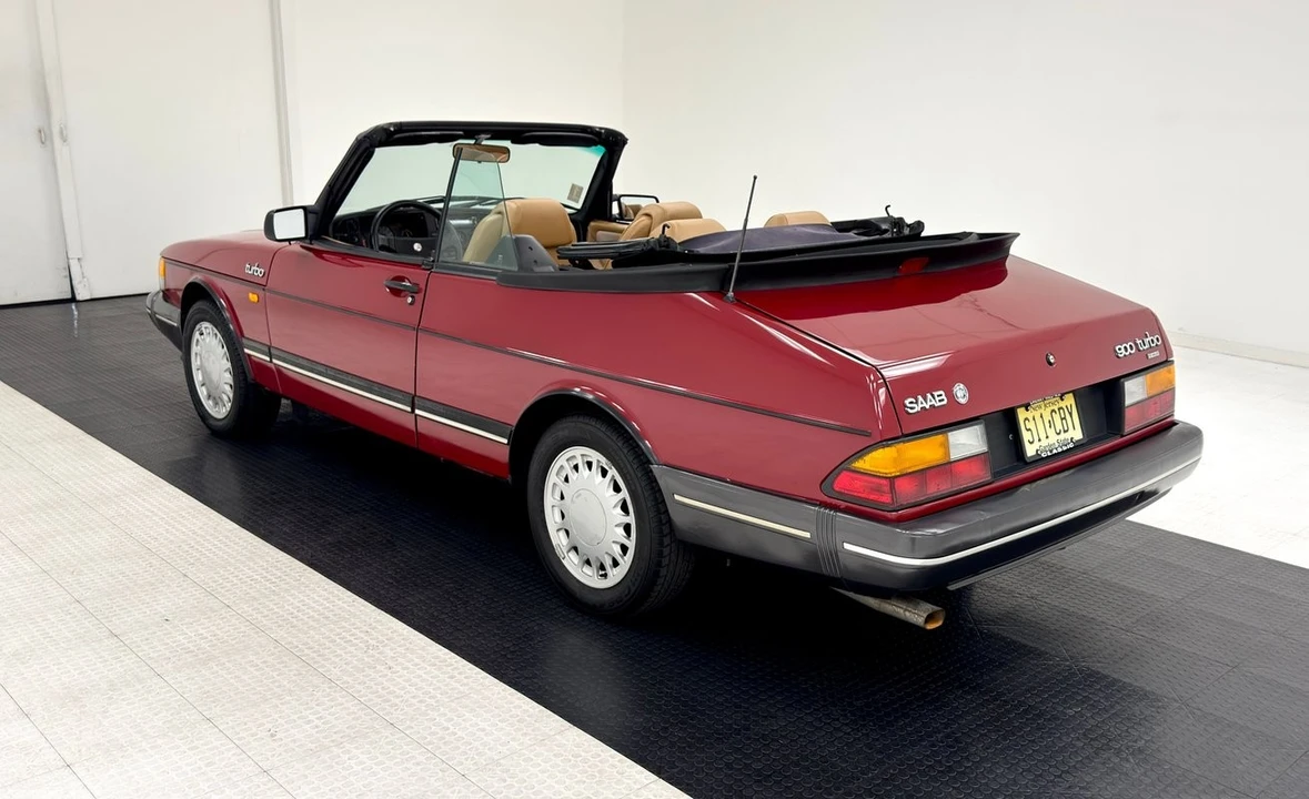 1988 Saab - Image 7 of 31