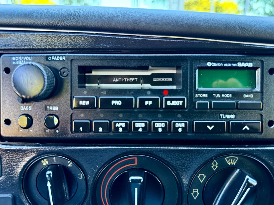 1988 Saab 900 1st Gen - Image 17 of 31