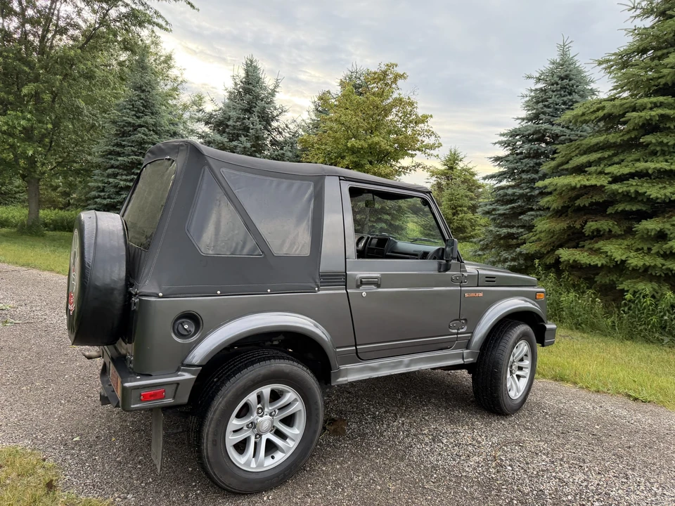 1988 Suzuki - Image 24 of 31