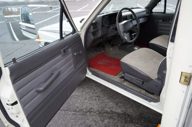 1988 Toyota Dolphin - Image 5 of 8