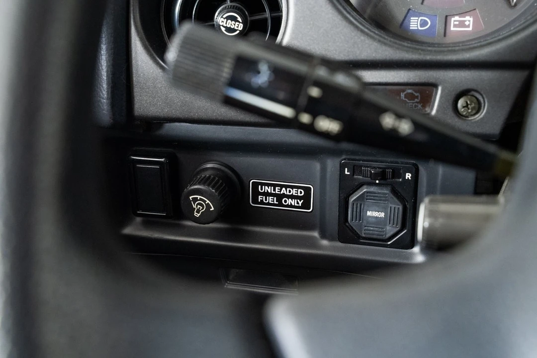 1988 Toyota J60 Land Cruiser - Image 27 of 31