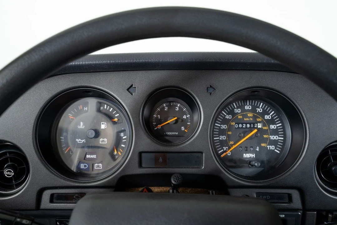 1988 Toyota J60 Land Cruiser - Image 28 of 31