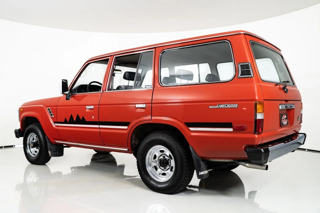 1988 Toyota J60 Land Cruiser - Image 10 of 31