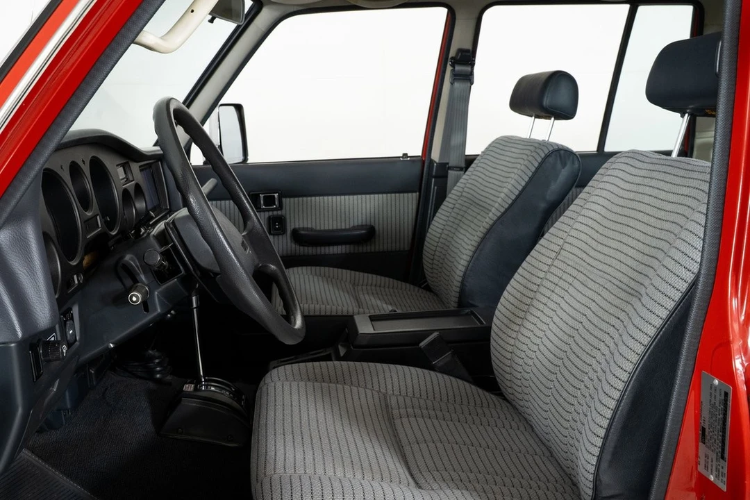 1988 Toyota J60 Land Cruiser - Image 18 of 31