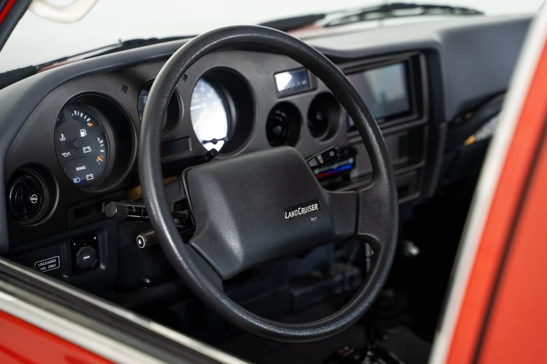 1988 Toyota J60 Land Cruiser - Image 25 of 31