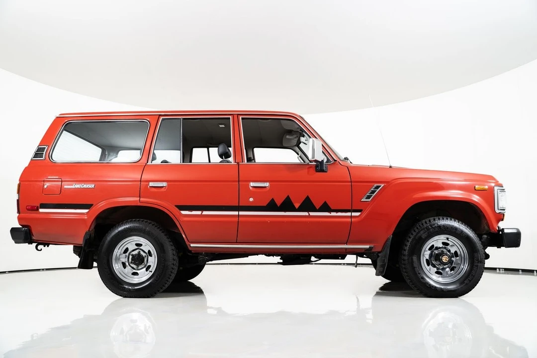 1988 Toyota J60 Land Cruiser - Image 13 of 31