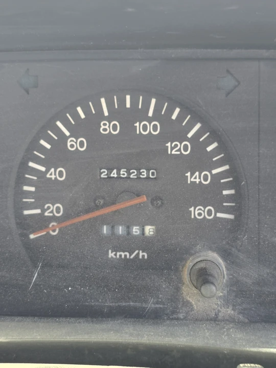 1988 Toyota J60 Land Cruiser - Image 10 of 14