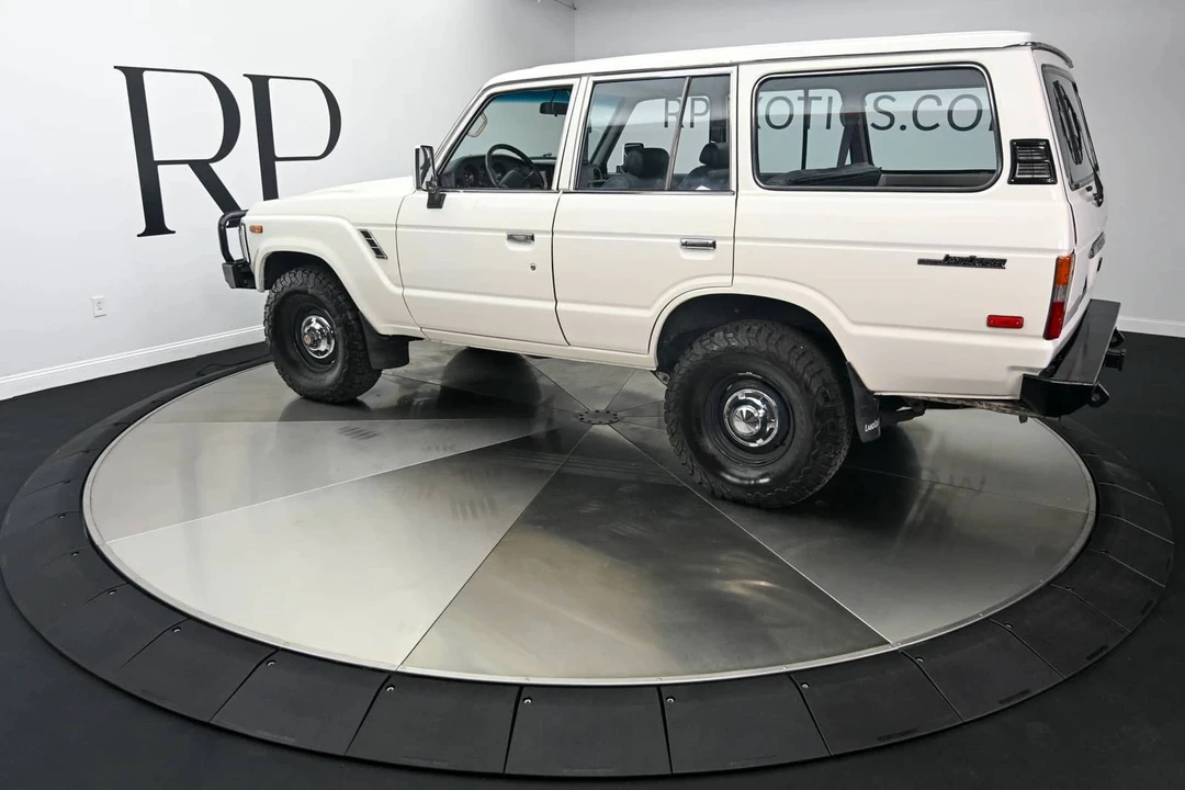 1988 Toyota J60 Land Cruiser - Image 7 of 24