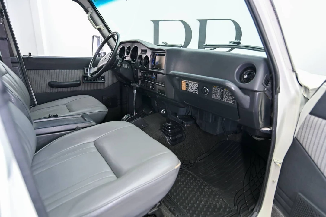 1988 Toyota J60 Land Cruiser - Image 18 of 24