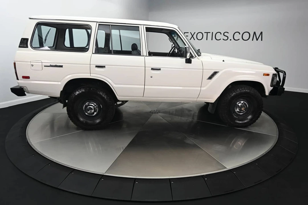 1988 Toyota J60 Land Cruiser - Image 10 of 24