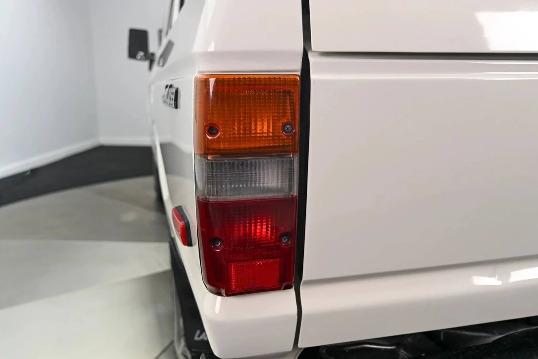 1988 Toyota J60 Land Cruiser - Image 15 of 24