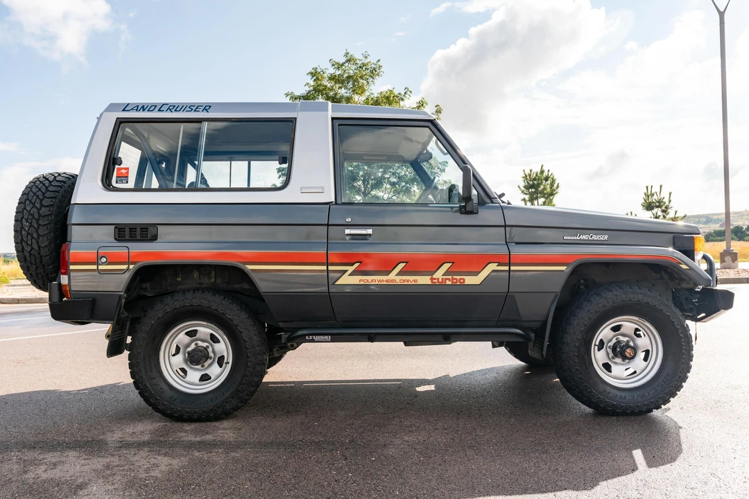 1988 Toyota J70 Land Cruiser - Image 3 of 31