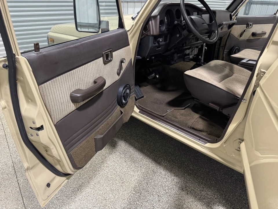 1988 Toyota J60 Land Cruiser - Image 16 of 21