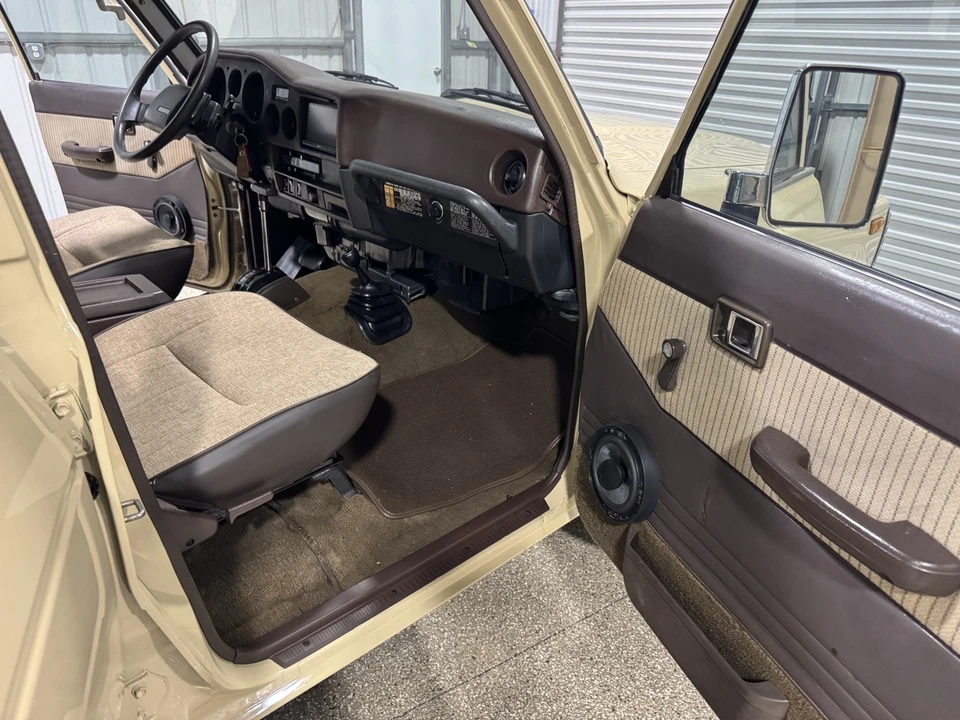 1988 Toyota J60 Land Cruiser - Image 14 of 21