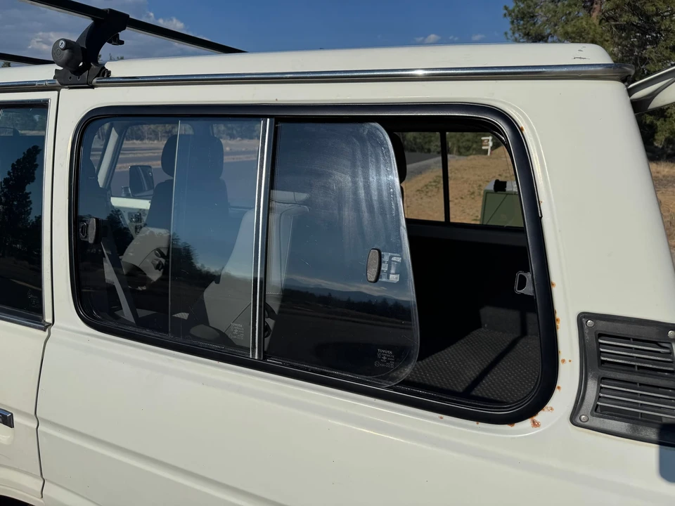 1988 Toyota J60 Land Cruiser - Image 30 of 31