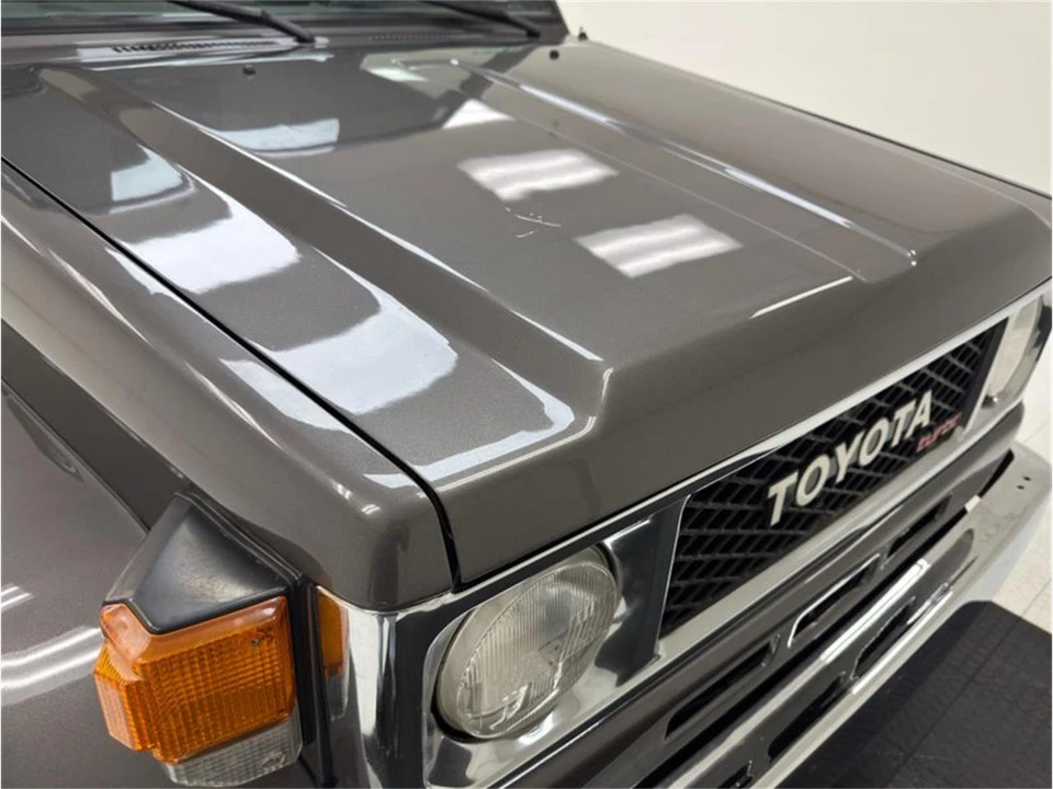 1988 Toyota J60 Land Cruiser - Image 24 of 31