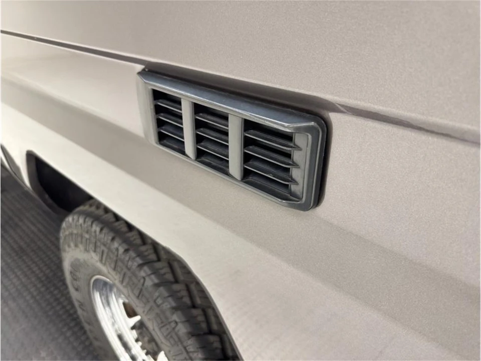 1988 Toyota J60 Land Cruiser - Image 19 of 31