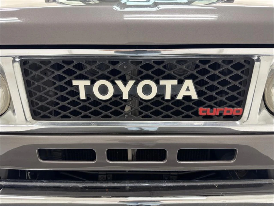 1988 Toyota J60 Land Cruiser - Image 9 of 31
