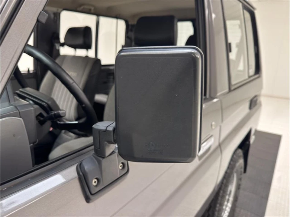 1988 Toyota J60 Land Cruiser - Image 15 of 31
