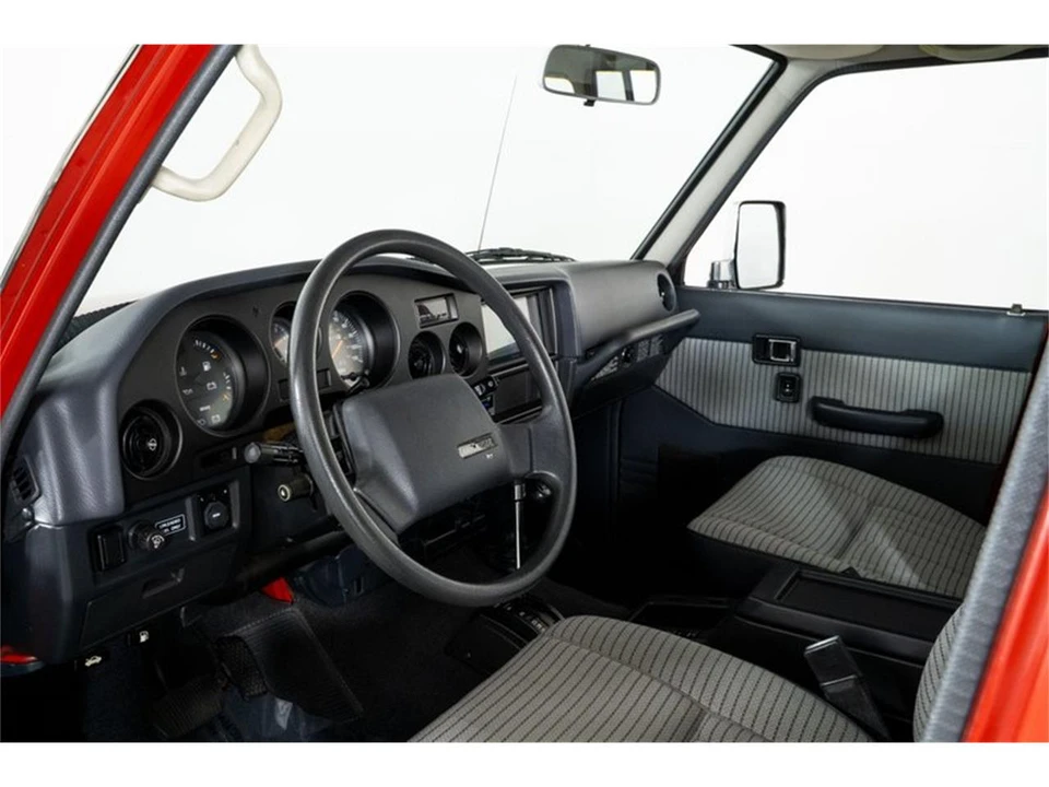 1988 Toyota J60 Land Cruiser - Image 15 of 31