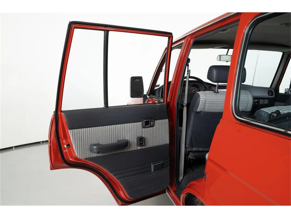 1988 Toyota J60 Land Cruiser - Image 18 of 31
